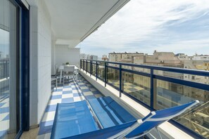 Property grounds - Beautiful condo family near to the beach. Pool / Free Wifi / Sauna/ Sunny terrace (Playa de Gandía)