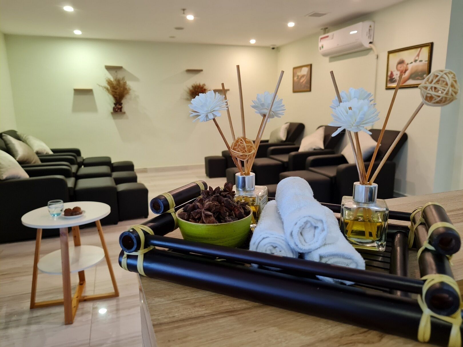 sauna, steam room, body treatments, aromatherapy, swedish massages