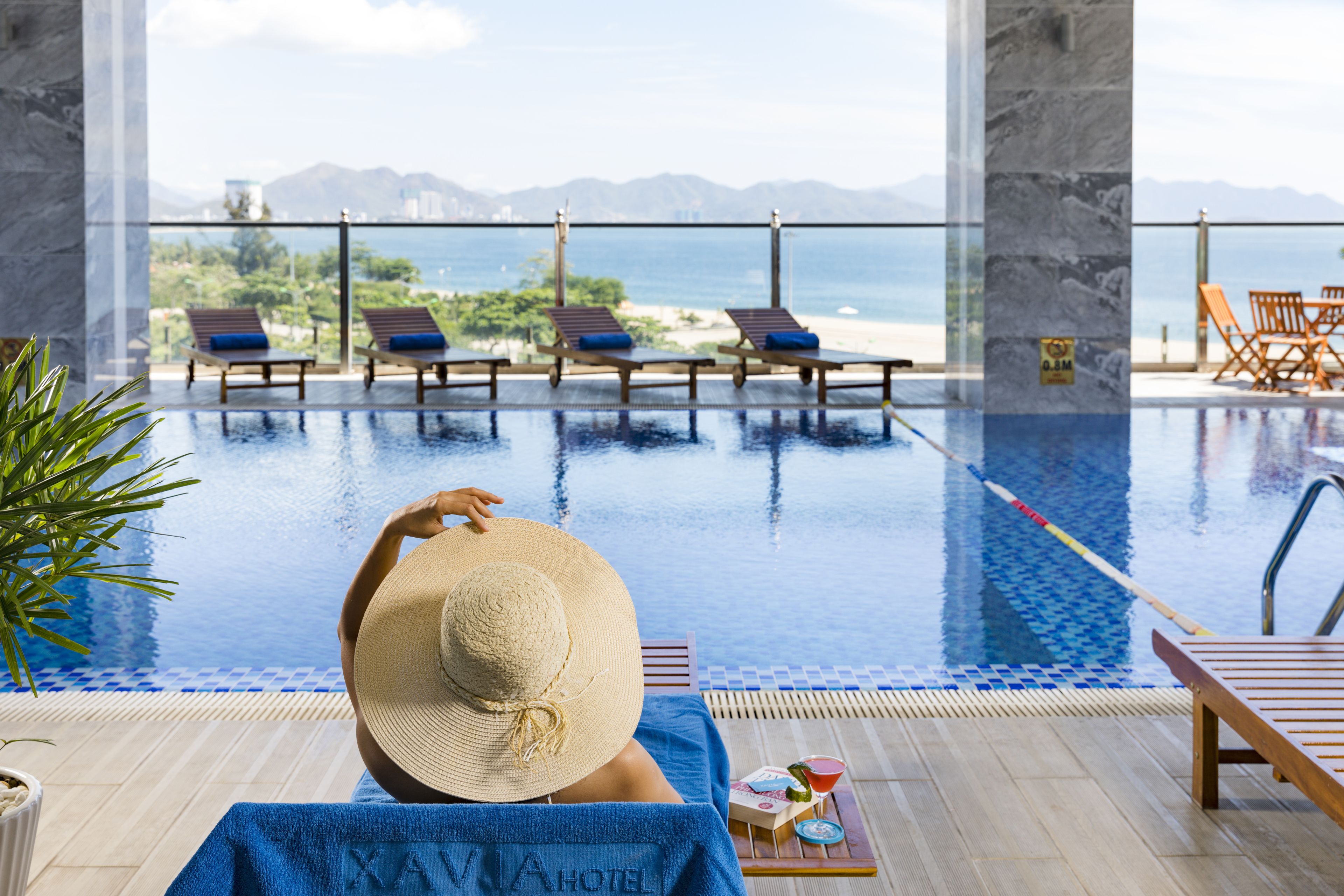 indoor pool, open 6 am to 8 pm, pool loungers