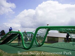 Zona de juegos infantil al aire libre