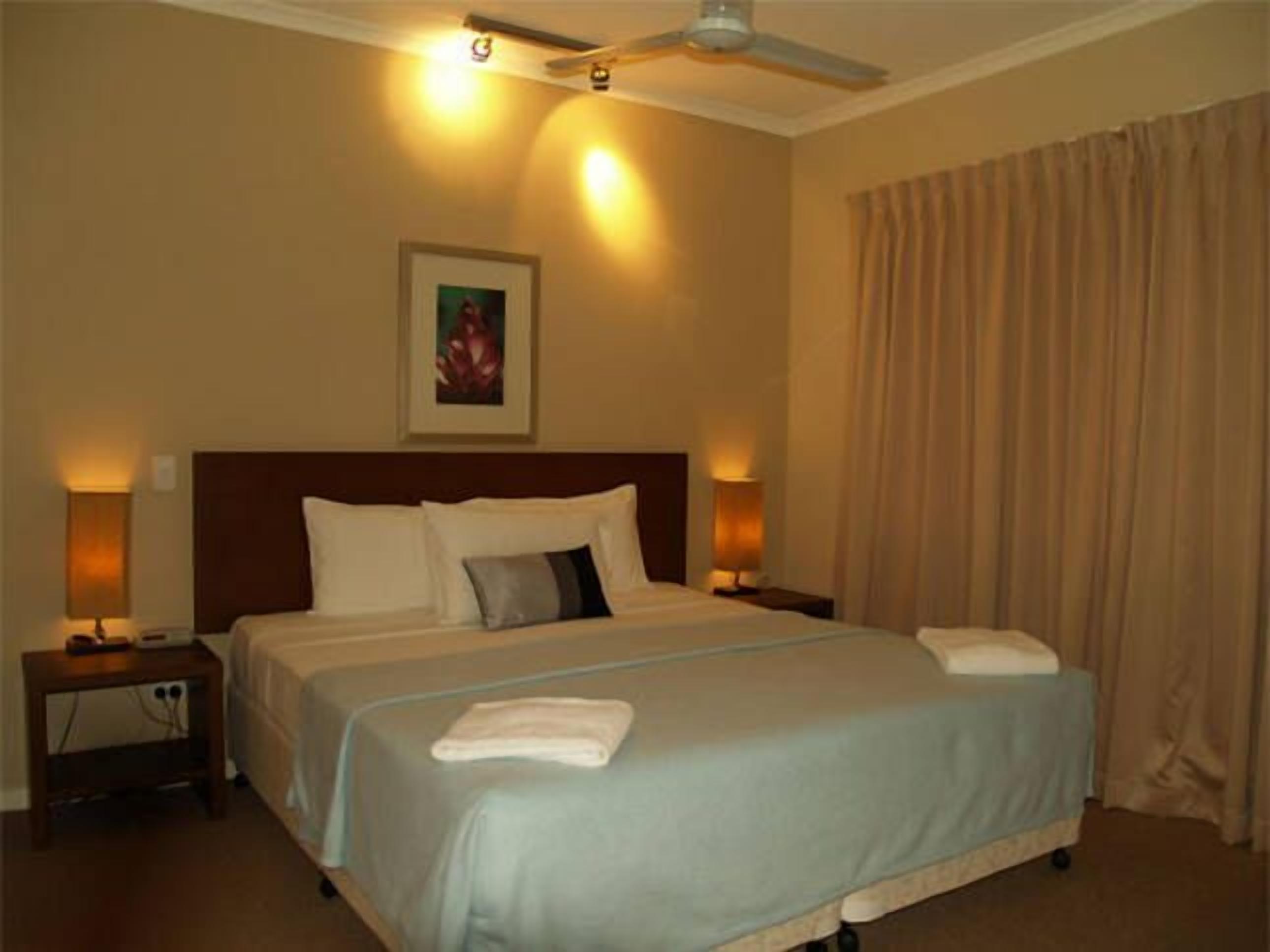 Palm Cove Beachside Resort Apartment — image 10