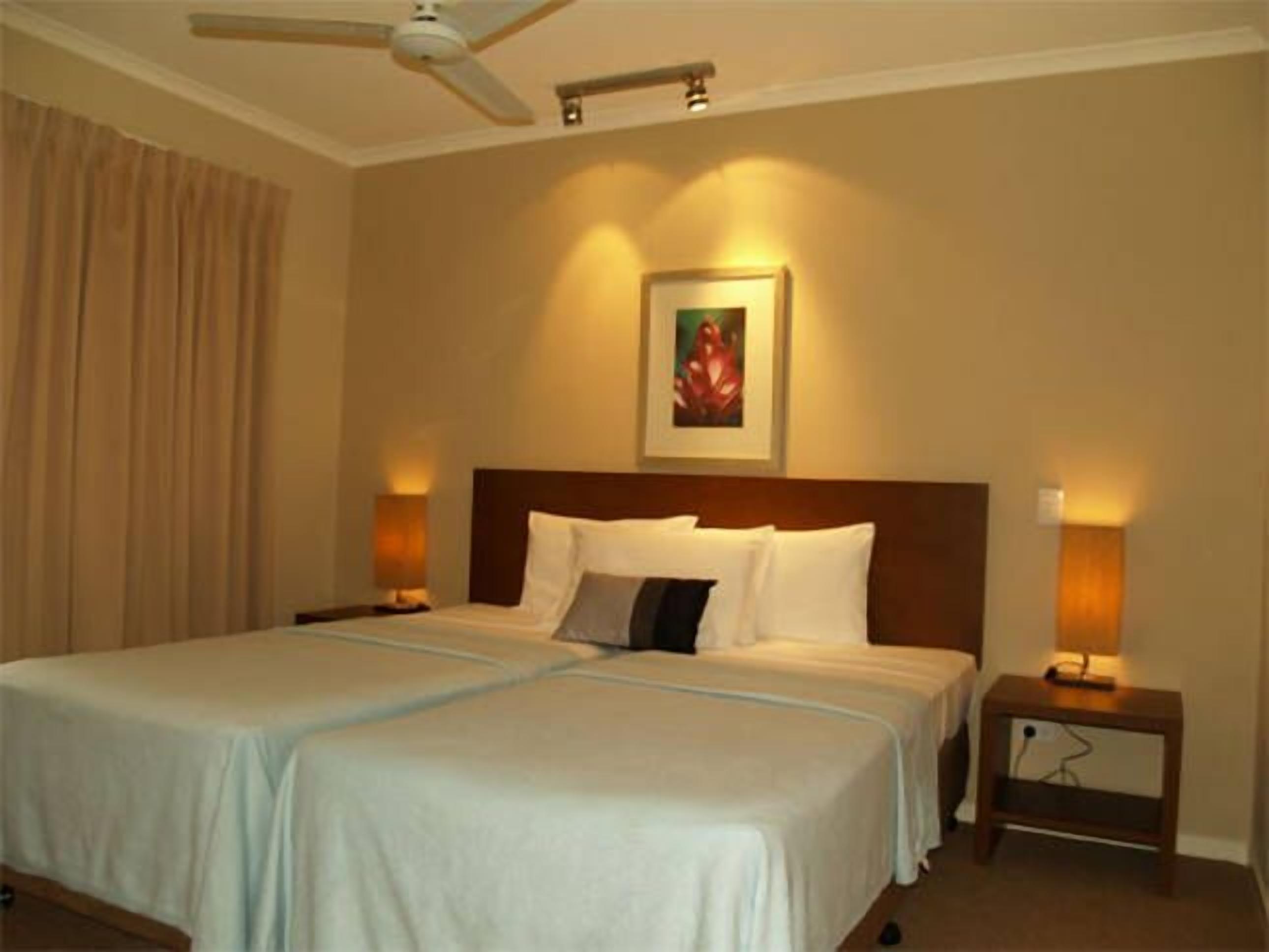 Palm Cove Beachside Resort Apartment — image 11