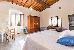 5 bedrooms, iron/ironing board, travel cot, free WiFi