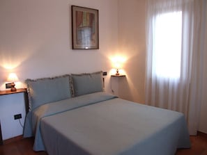 3 bedrooms, Internet, bed sheets - Villa il Castagno - Three Bedroom Villa, Sleeps 11 (Val Canina)