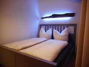 2 室のベッドルーム、WiFi、ベッドシーツ