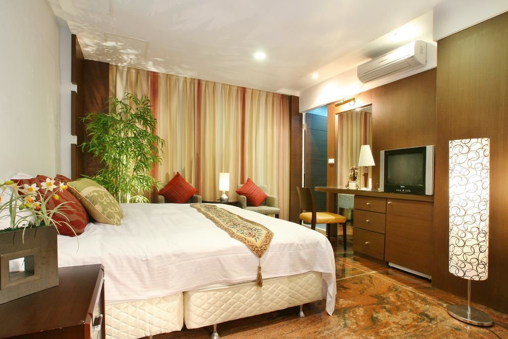 superior double room | laptop workspace, blackout curtains, free wifi