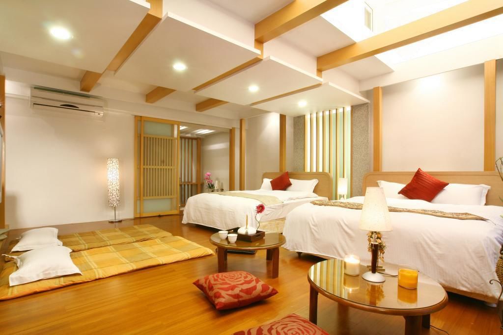 family room | laptop workspace, blackout curtains, free wifi