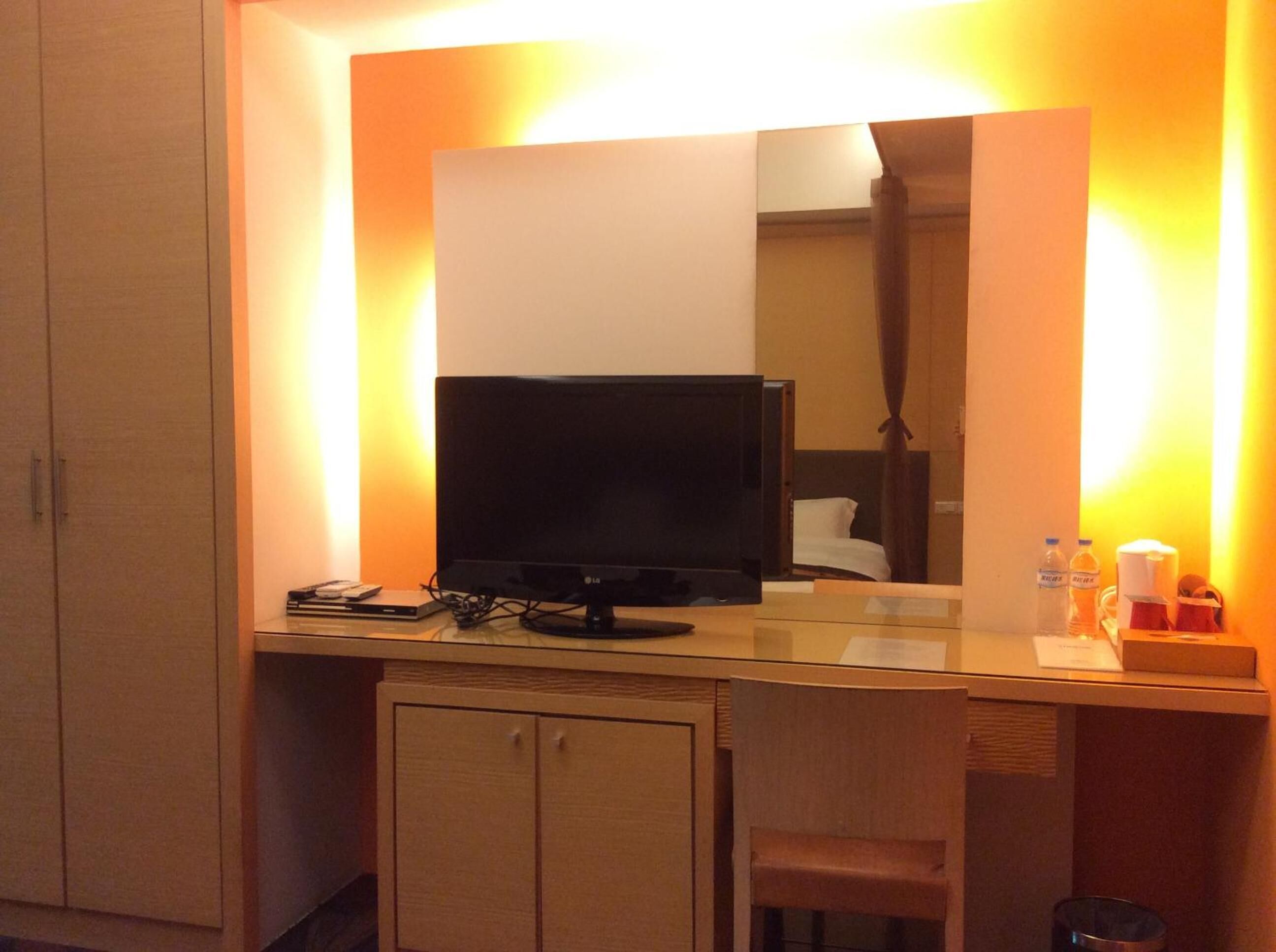 laptop workspace, blackout curtains, free wifi