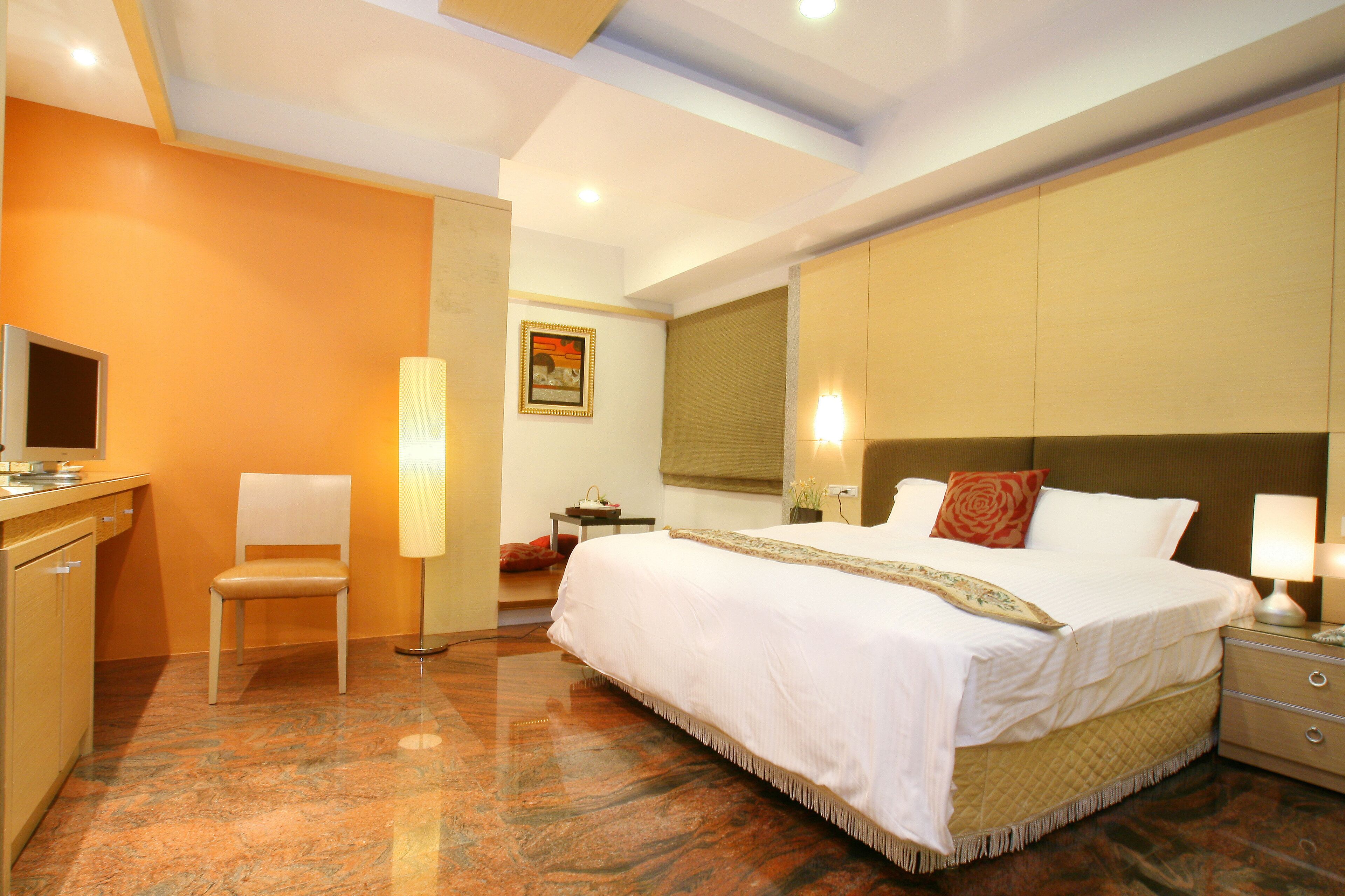 deluxe double room | laptop workspace, blackout curtains, free wifi