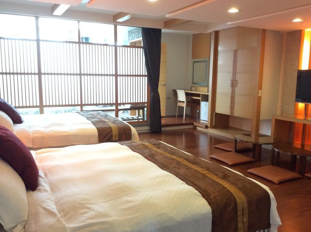 family room | laptop workspace, blackout curtains, free wifi