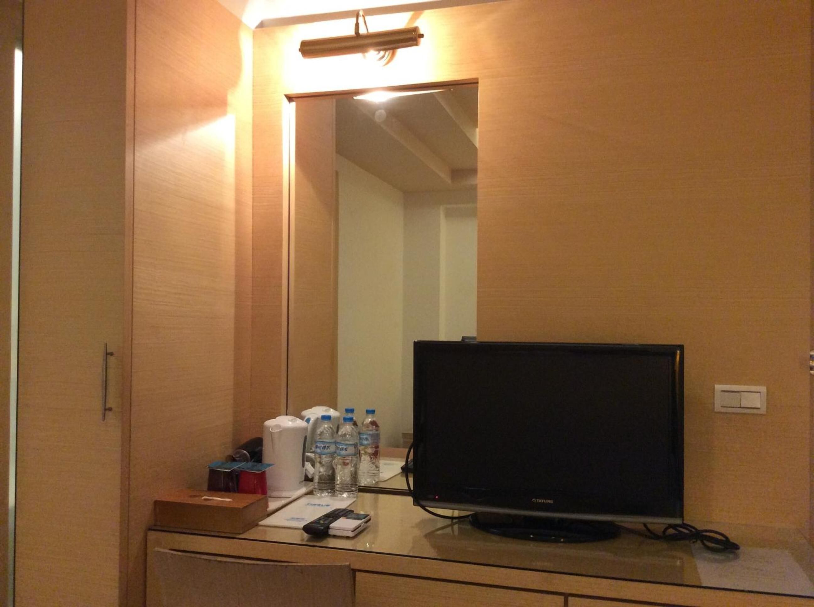 laptop workspace, blackout curtains, free wifi