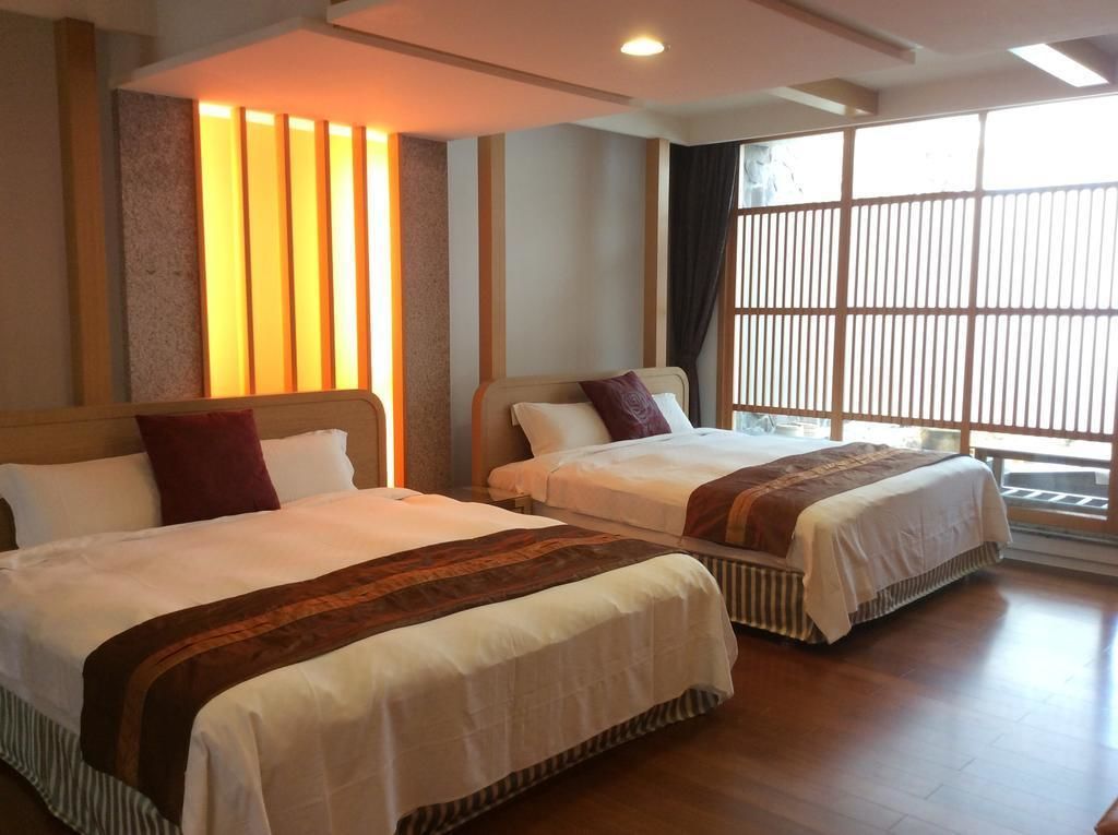 family room | laptop workspace, blackout curtains, free wifi