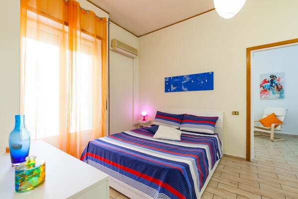 1 soverom, strykejern/-brett, wi-fi (inkludert) og sengetøy