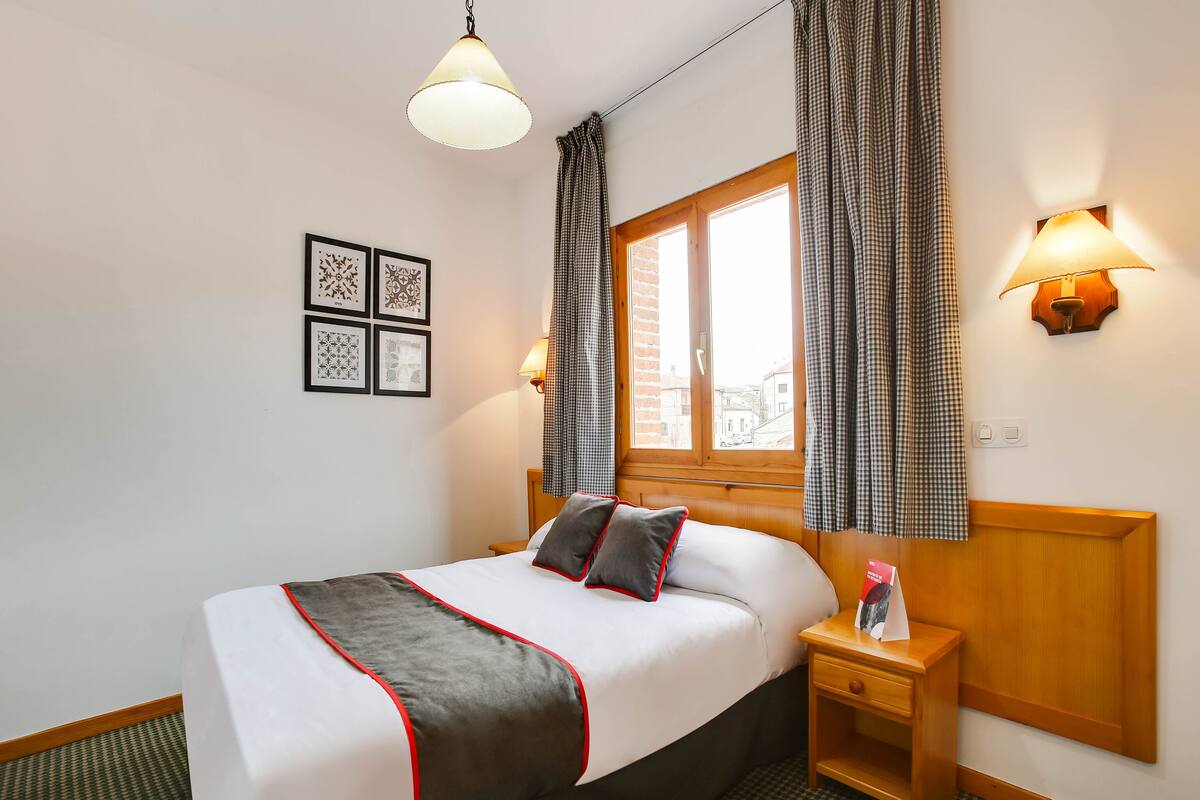 Doppelzimmer | Schreibtisch, Bügeleisen/Bügelbrett, kostenloses WLAN, Bettwäsche
