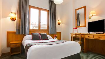 Tweepersoonskamer | Een bureau, een strijkplank/strijkijzer, gratis wifi, beddengoed