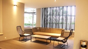 Lobby sitting area - Teega Suites by Subhome (Iskandar Puteri)