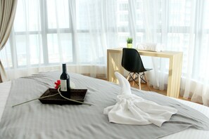 객실 내 금고, 책상, 방음 설비, 다리미/다리미판