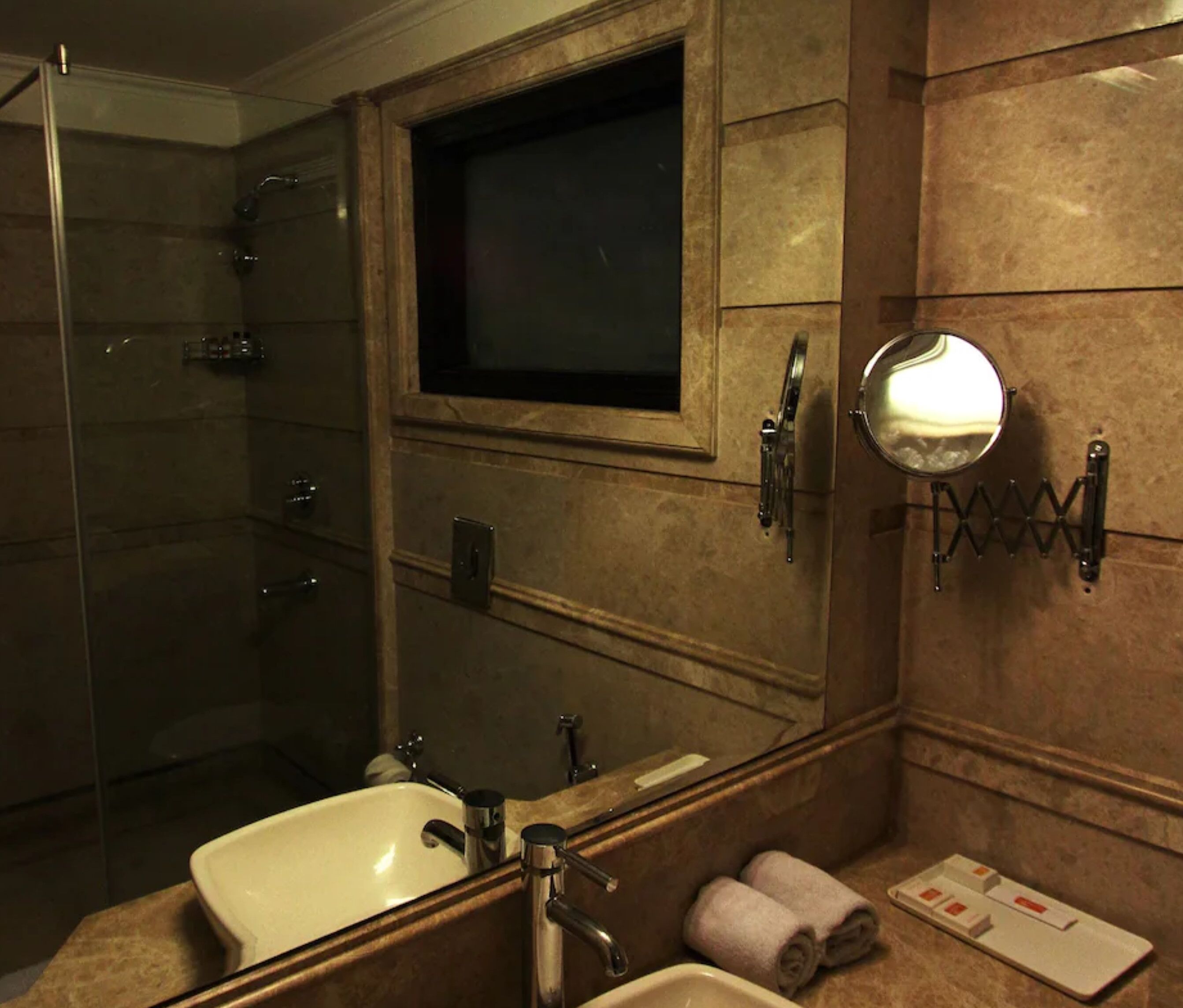 Photo - Hotel Southgate Delhi