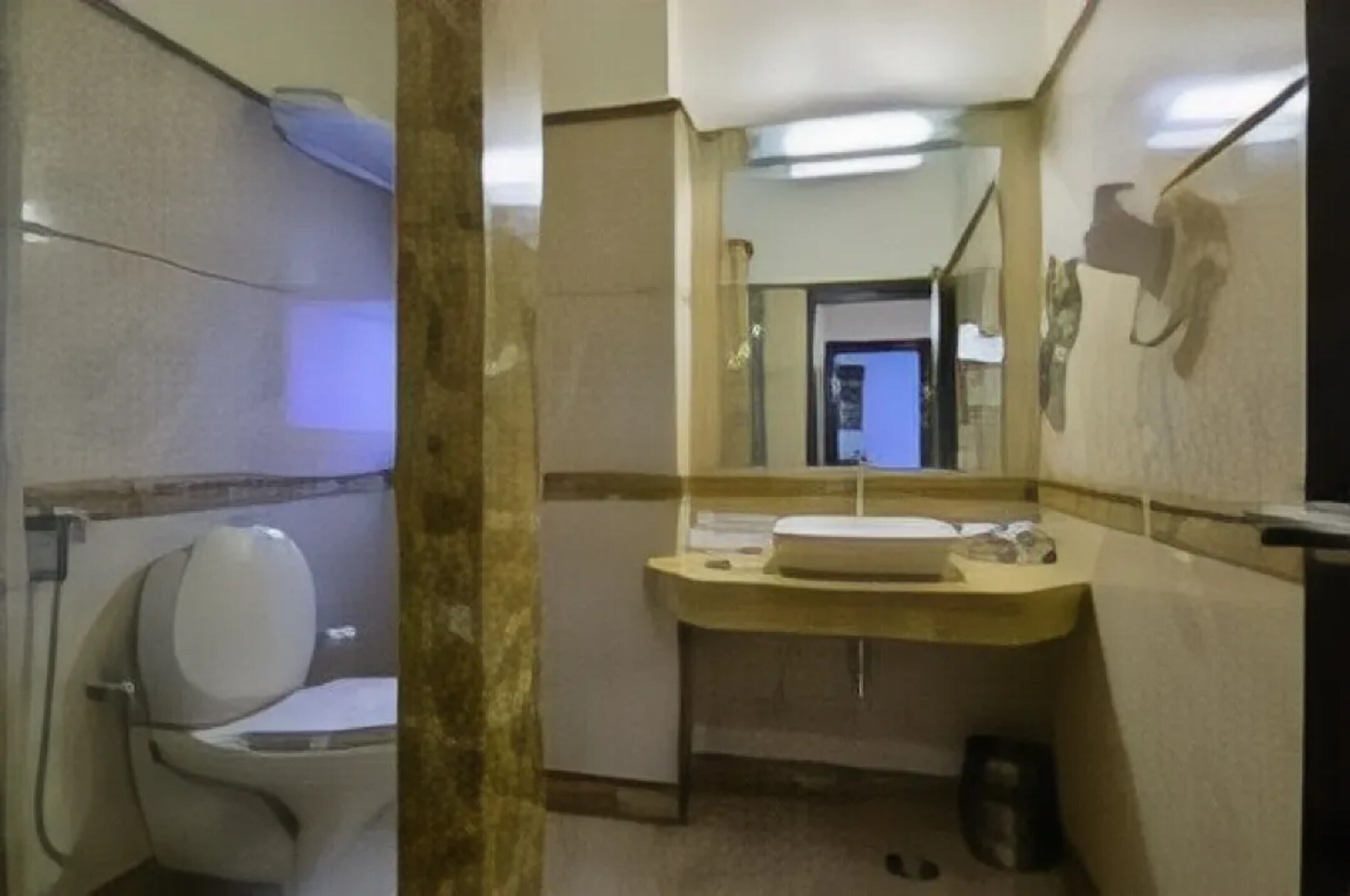 Photo - Hotel Southgate Delhi