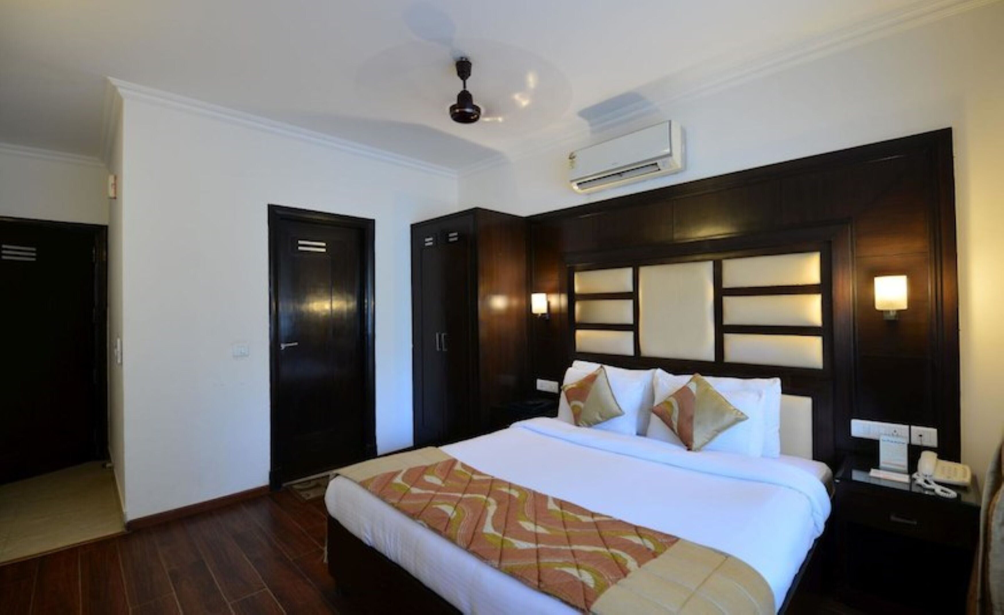 Photo - Hotel Southgate Delhi