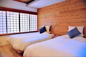 Free WiFi, bed sheets - Chika Miyabi (Kyoto)