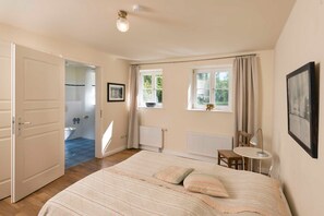 2 Schlafzimmer, Reisekinderbett, WLAN, Bettwäsche