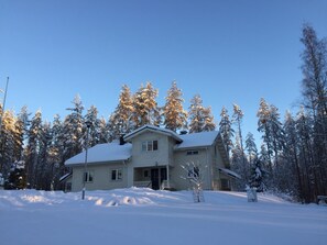 Front of property - Möhkön Rajakartano (Ilomantsi)