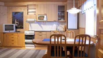 Peurujoki | 2 bedrooms, premium bedding, Select Comfort beds, individually decorated