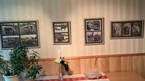 Suite Confort, 1 habitación, sauna (Melaselka) | Sala de estar | Una televisión de pantalla plana