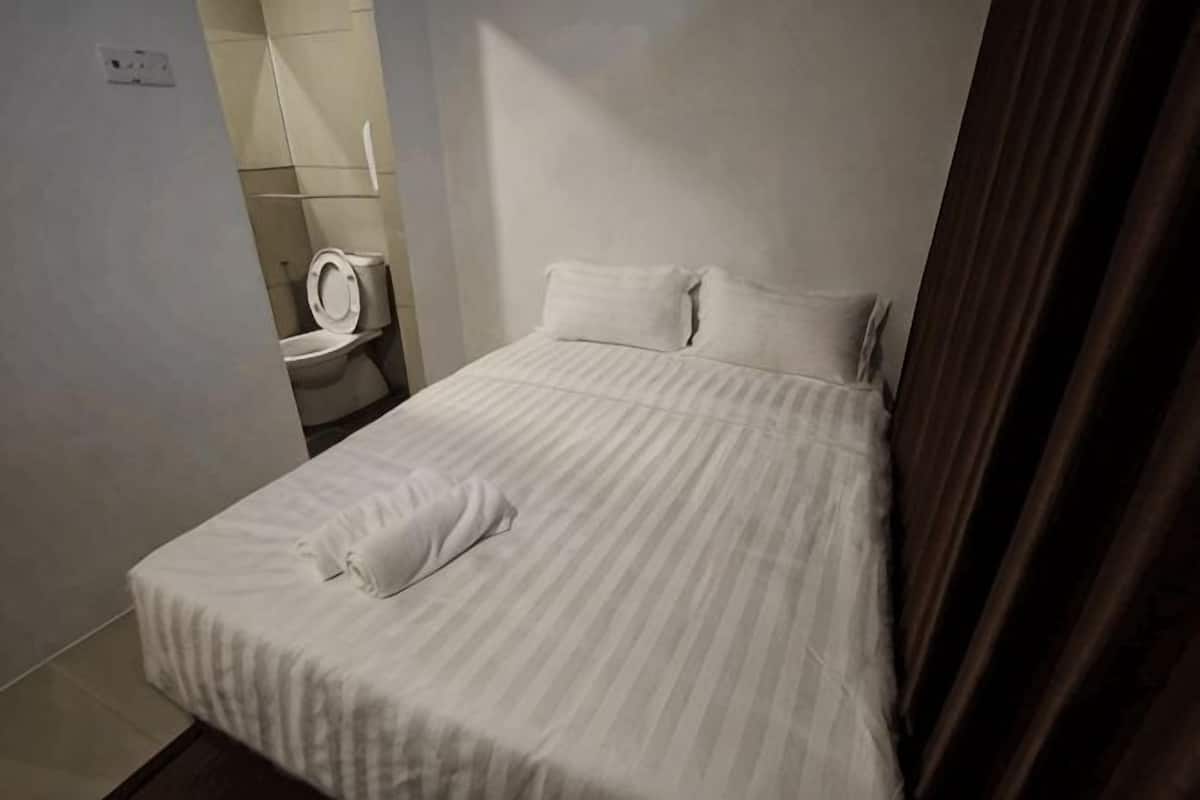 Desk, iron/ironing board, free WiFi