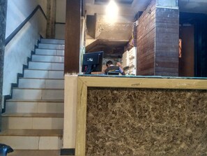 Reception - Hotel Parag (Pune)