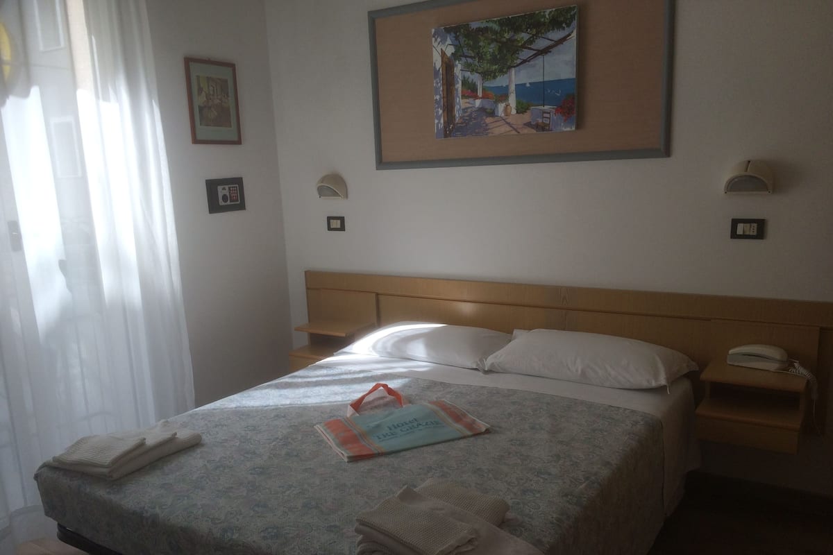 In-room safe, desk, free WiFi, bed sheets
