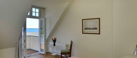 1 bedroom, travel crib, WiFi, bed sheets