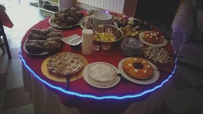 Free daily continental breakfast