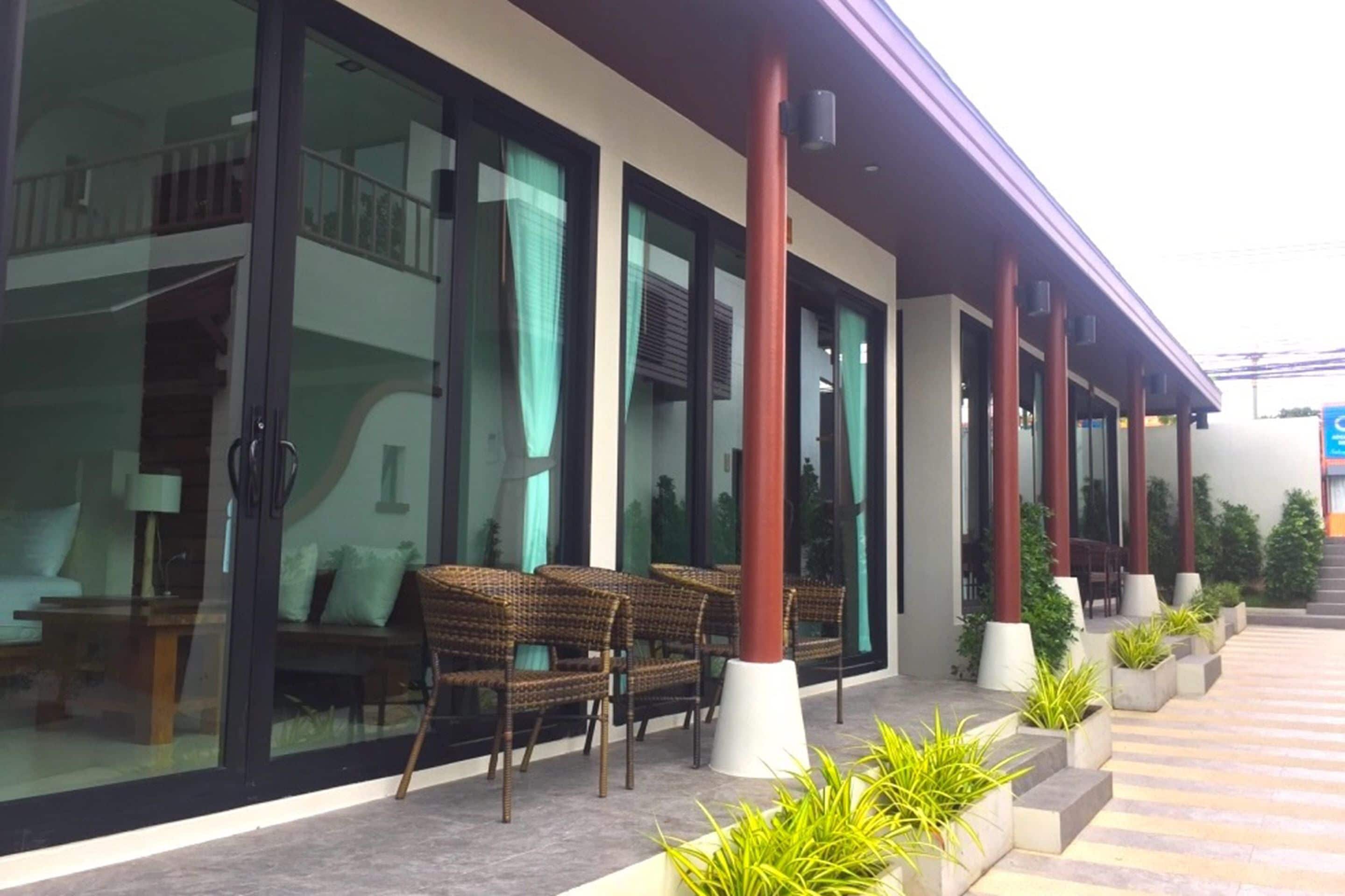 grand deluxe room with side sea view | terrace/patio