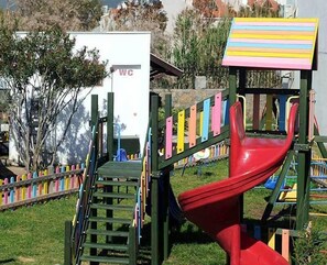 Área de juegos infantiles al aire libre