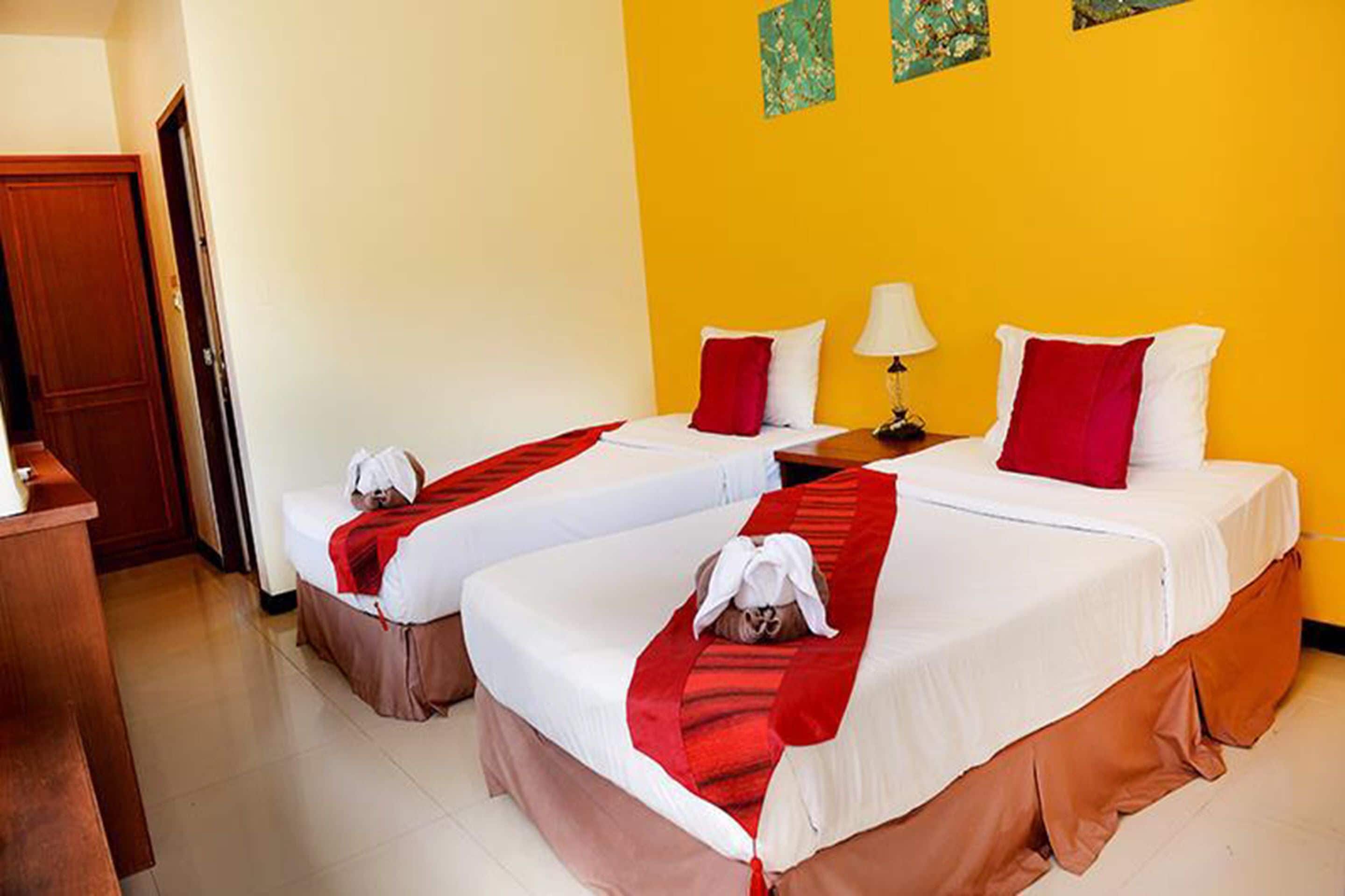 Superior Room with Air Condition  | Escrivaninha, cortinas blackout, camas extras/dobráveis (sobretaxa)