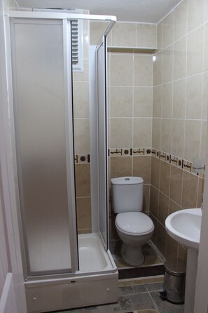 Apartment, 1 Bedroom | Bathroom - Kinzi House (Çanakkale)