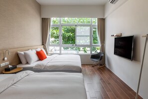 Blackout curtains, free WiFi