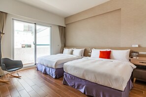 Standard Quadruple Room | Lobby