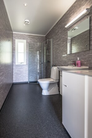 Cabin, Private Bathroom | Bathroom | Towels