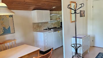 小屋, 私人浴室 (A) | 起居区