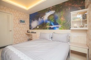 Doppelzimmer | Schreibtisch, Verdunkelungsvorhänge, kostenloses WLAN, Bettwäsche