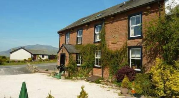 Front of property - Troutbeck Inn (Penrith)