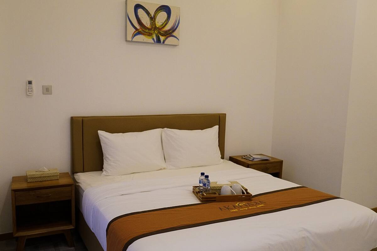 In-room safe, desk, iron/ironing board, free WiFi