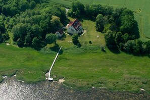 Unclassified image, 2 of 30, button