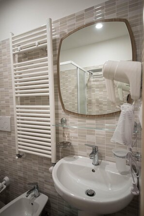 Douche, bidet