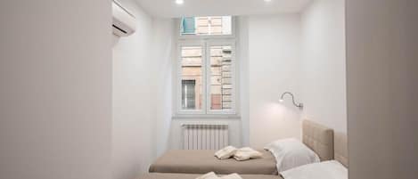 Matelas mémoire de forme, coffres-forts dans les chambres