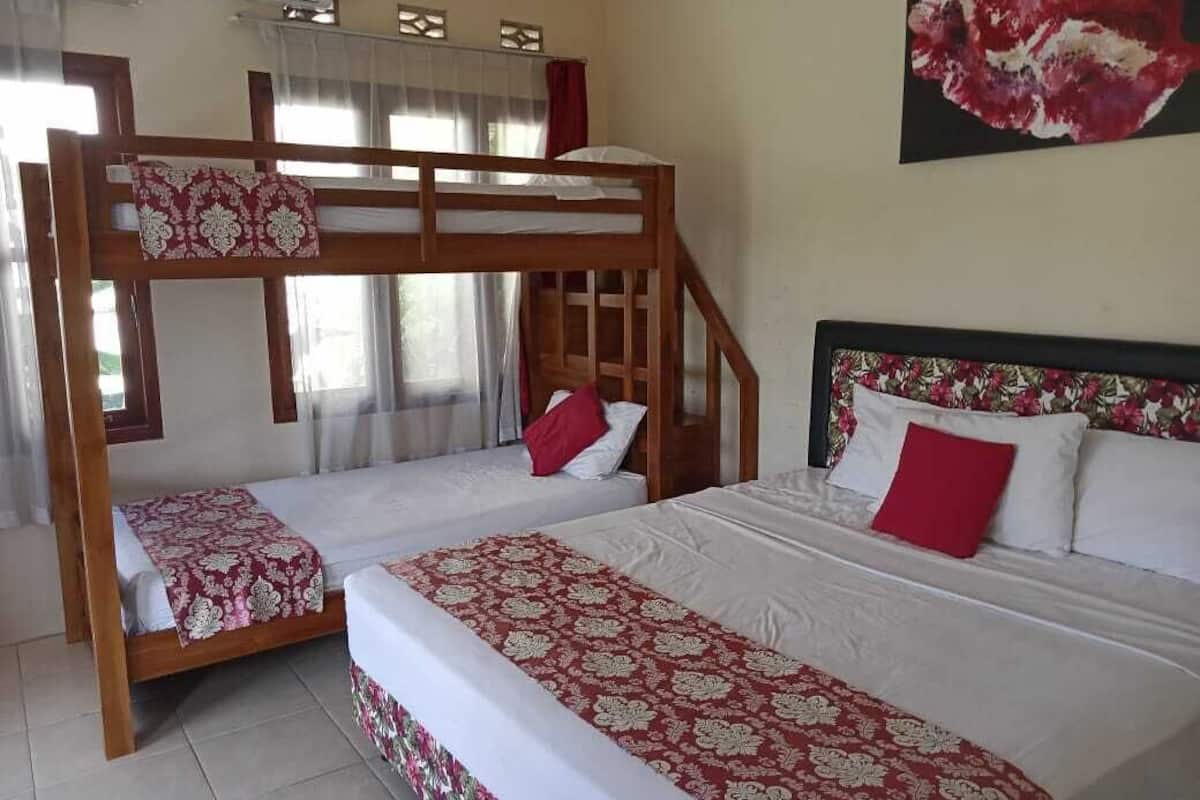 Egyptian cotton sheets, premium bedding, pillow-top beds