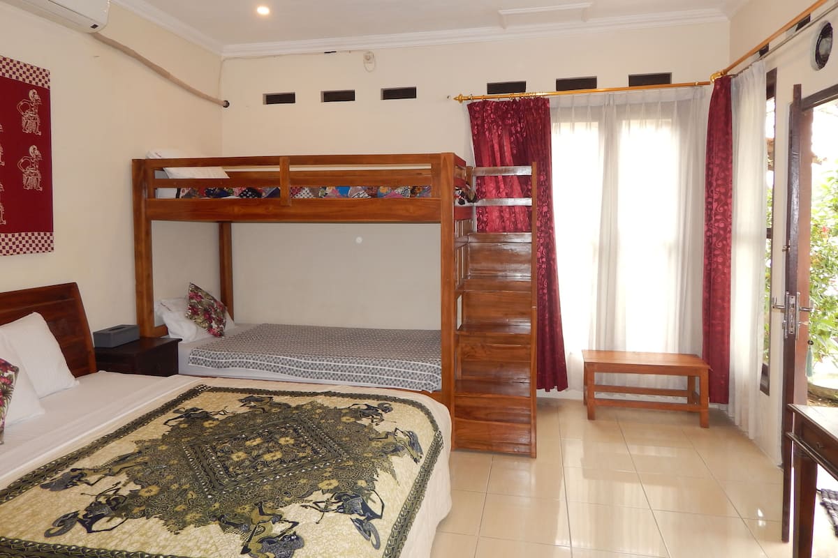 Egyptian cotton sheets, premium bedding, pillow-top beds